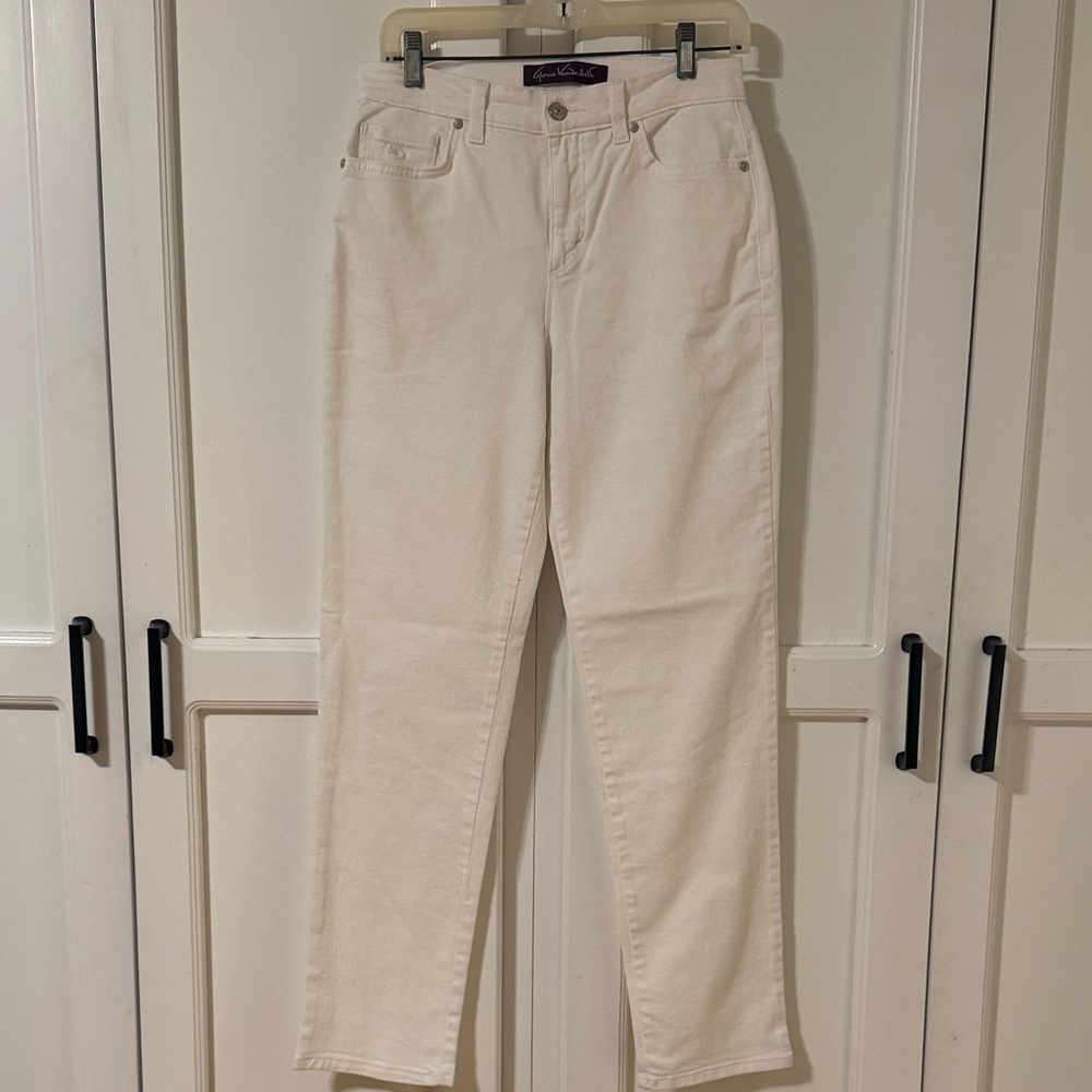 Gloria Vanderbilt Off-White Straight-Leg Jeans